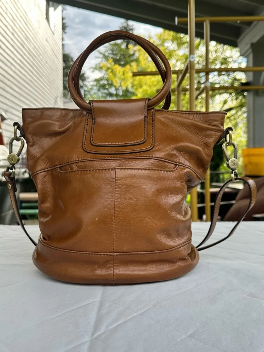 *HOBO* ‘SHEILA’ LEATHER BUCKET BAG* - Picture 2 of 9